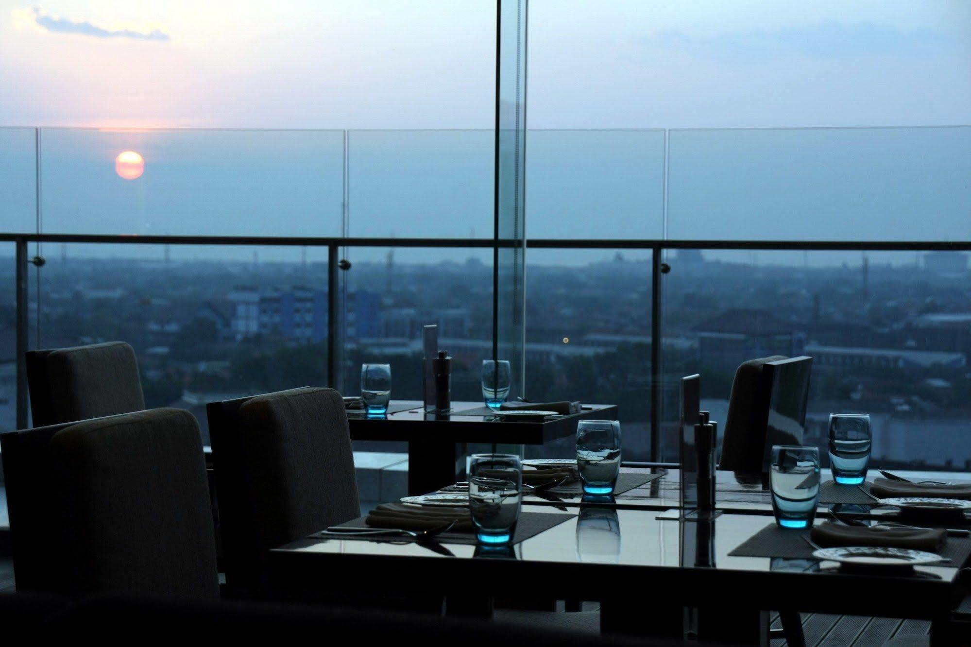 Po Hotel Semarang Ngoại thất bức ảnh